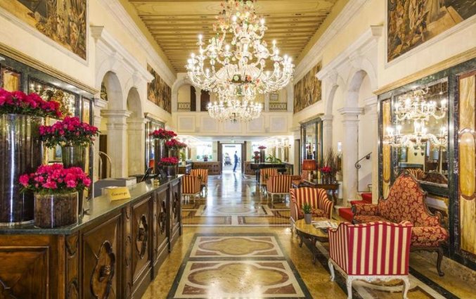Receptie van NH Collection Grand Hotel Dei Dogi Venetië