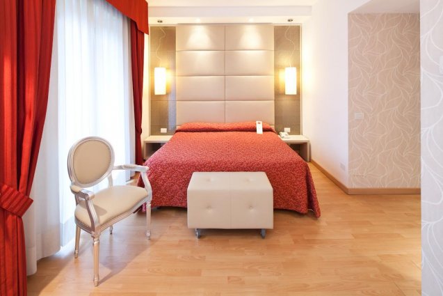 Een tweepersoonskamer van Hotel Qualys Nasco Milaan