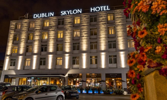 Vooraanzicht van Hotel Dublin Skylon in Dublin