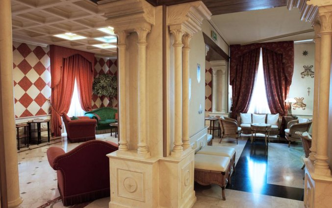 Lounge ruimte van Hotel iH Milano Regency Milaan Italië